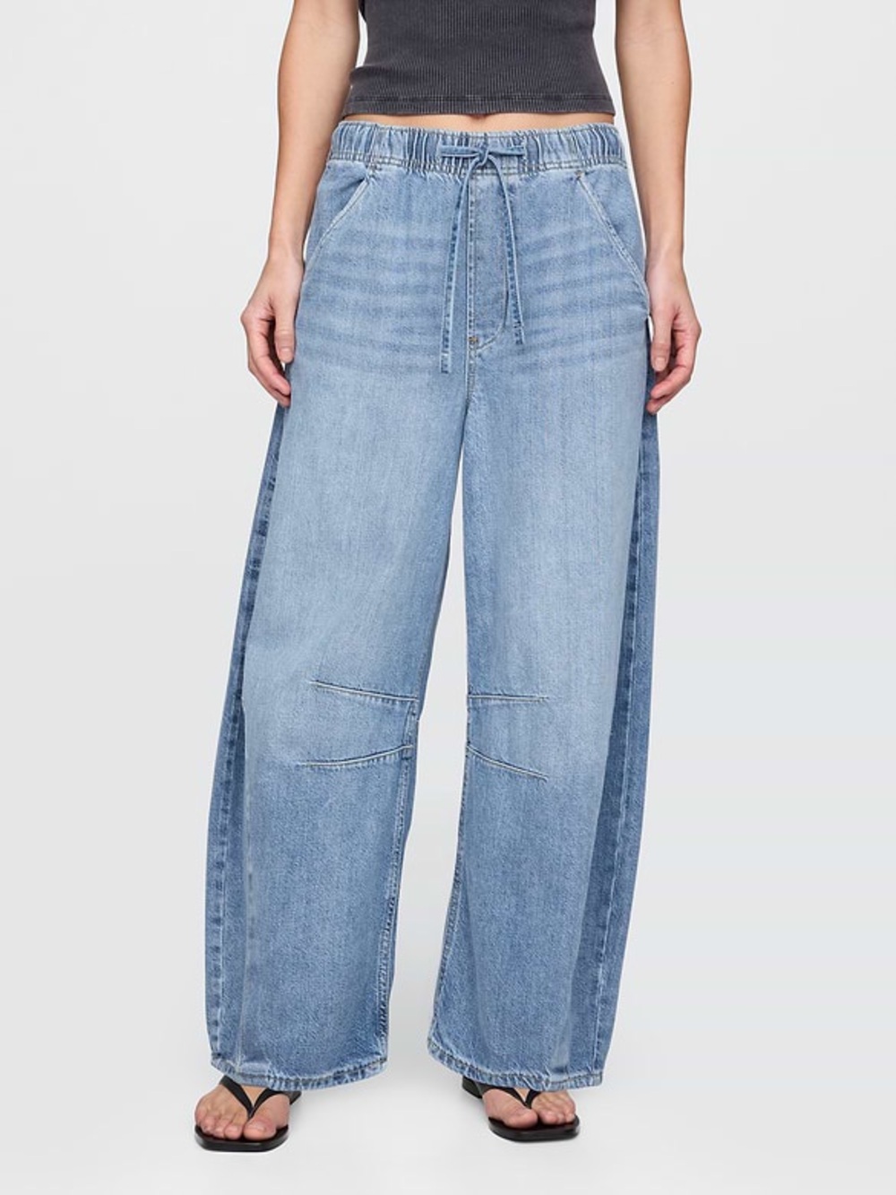 NWOT GAP Light Wash Barrel Mid Rise UltraSoft Easy Horseshoe Jeans